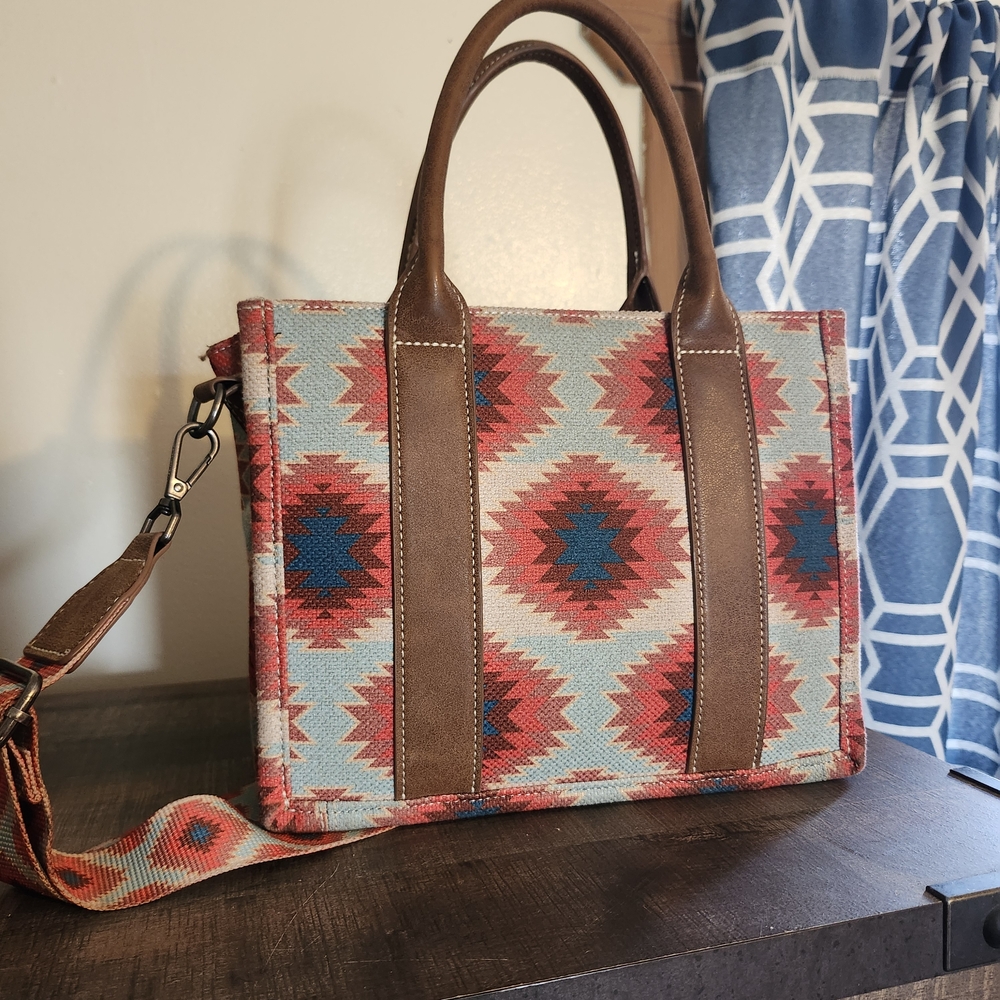 Wrangler Women's Tote Bag with Aztec Design - Brown and Blue - Picture 2 of 4